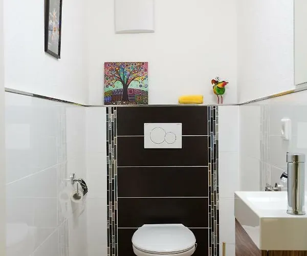 Renatus Apartment *